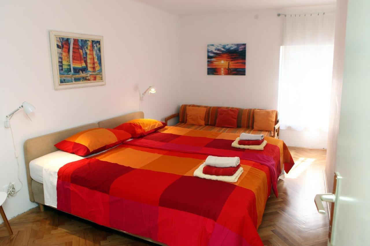 Spacious Piran Central Apartment For 5 Pax Bg Exterior photo