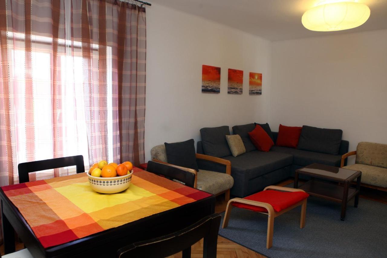 Spacious Piran Central Apartment For 5 Pax Bg Exterior photo